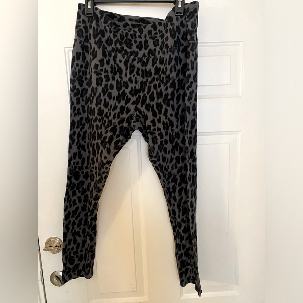 Gray/black leopard print leggings.